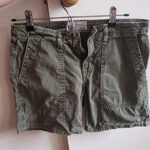 Green army roll short